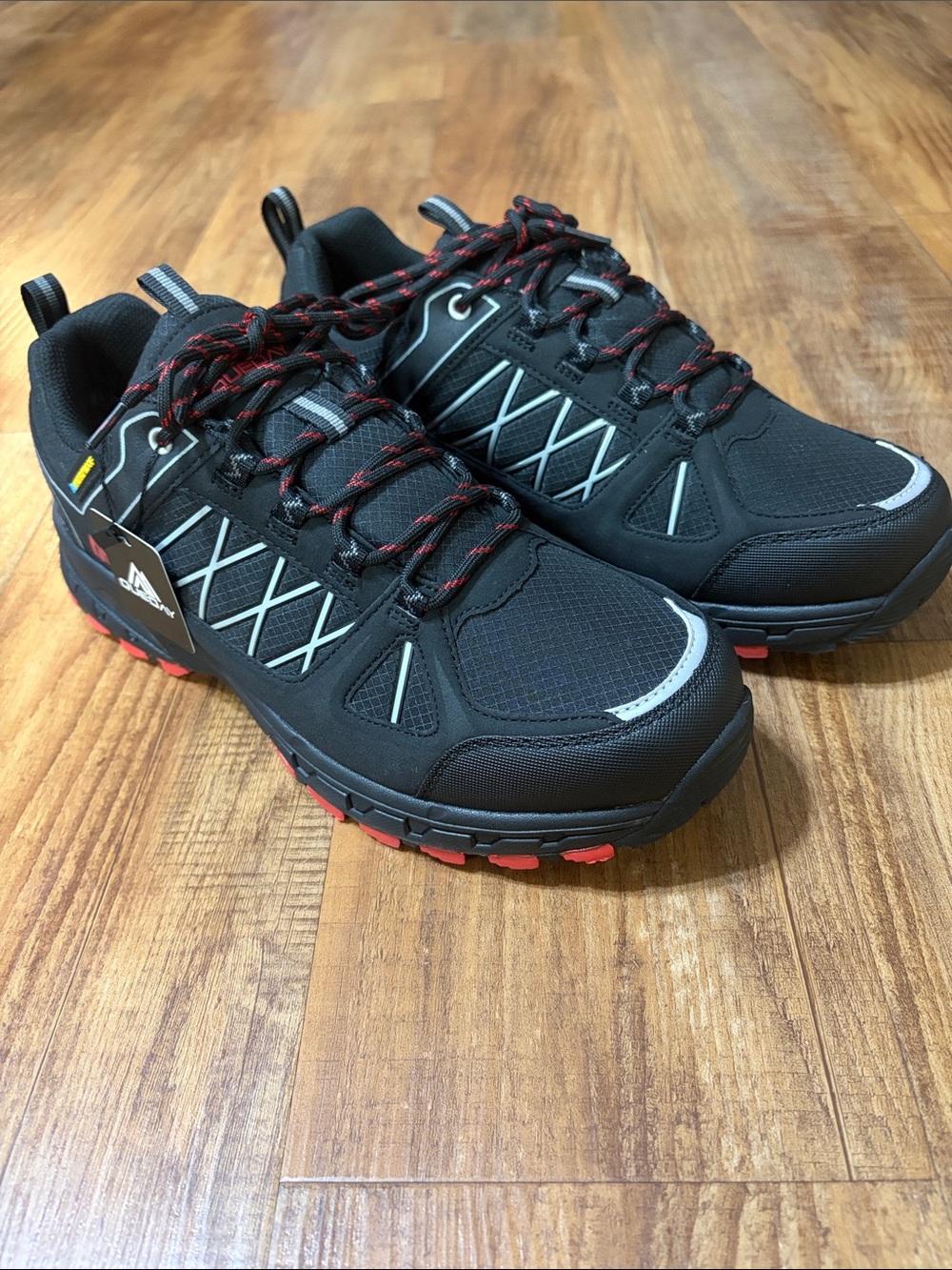 Queday black & red lightweight waterproof hiking walking trail shoes size 11.5
